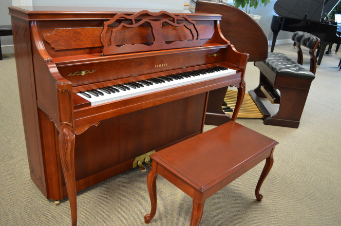 2004 Yamaha M500 Parisian console piano - Upright - Console Pianos